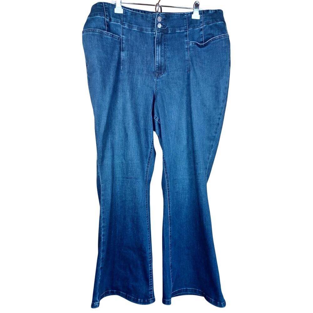 m jeans by maurices 24W Short Flare High Rise Curvy Front Seam Blue Plus Size